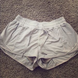 LULULEMON HOTTY HOT SHORTS.